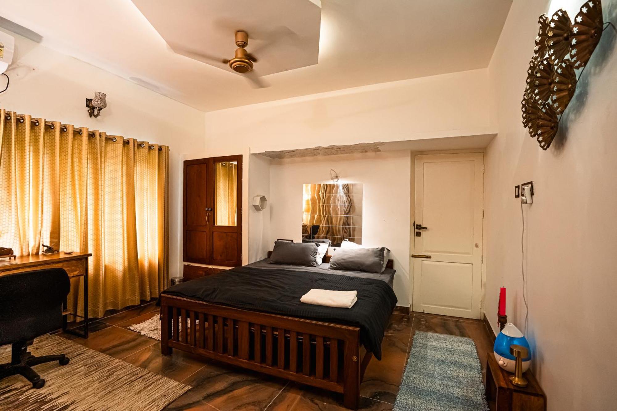 Hexa Retreat Space - Airport Homestay