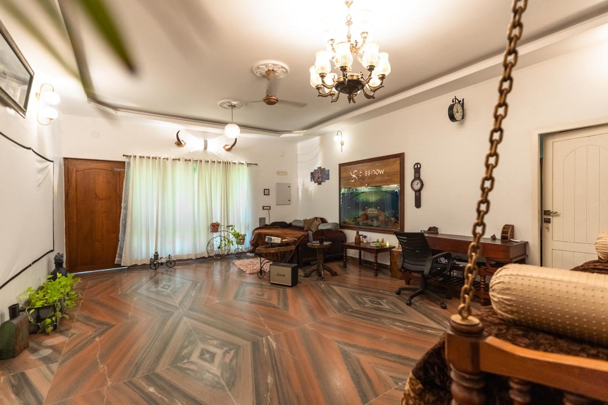 Hexa Retreat Space - Airport Homestay *