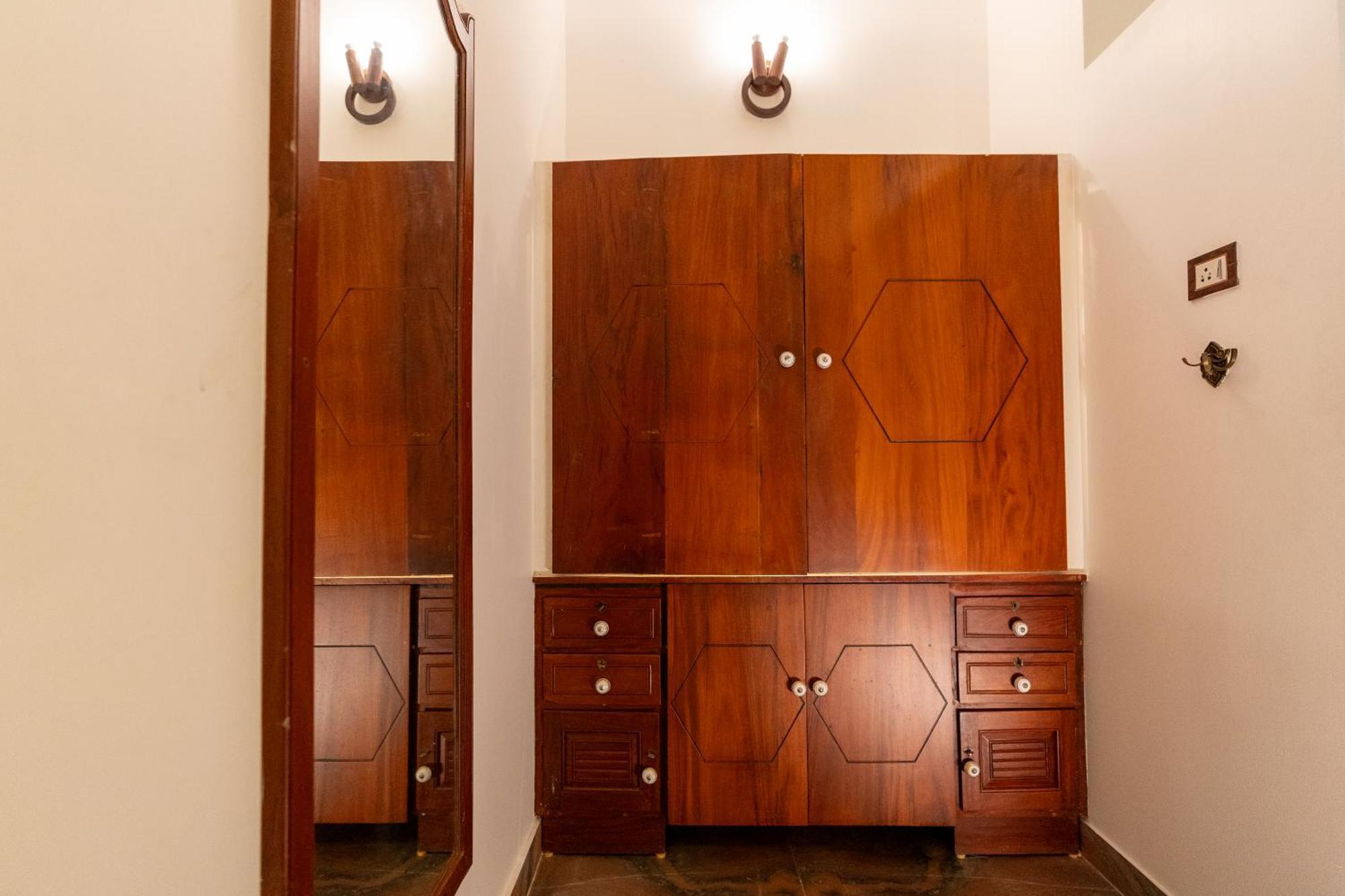 Hexa Retreat Space - Airport Homestay *