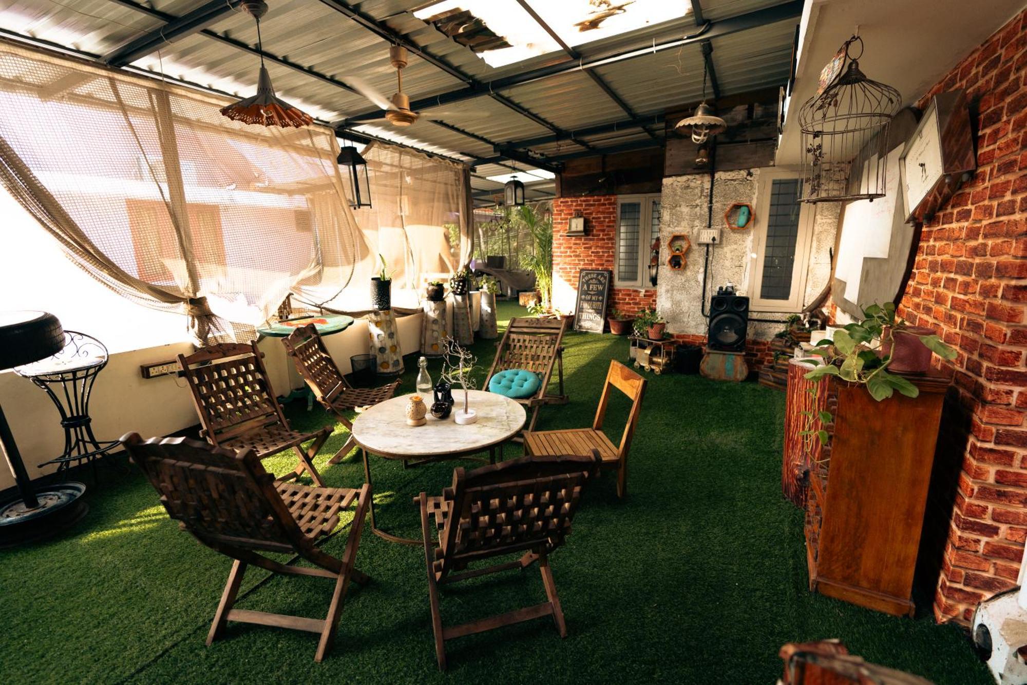 Hexa Retreat Space - Airport