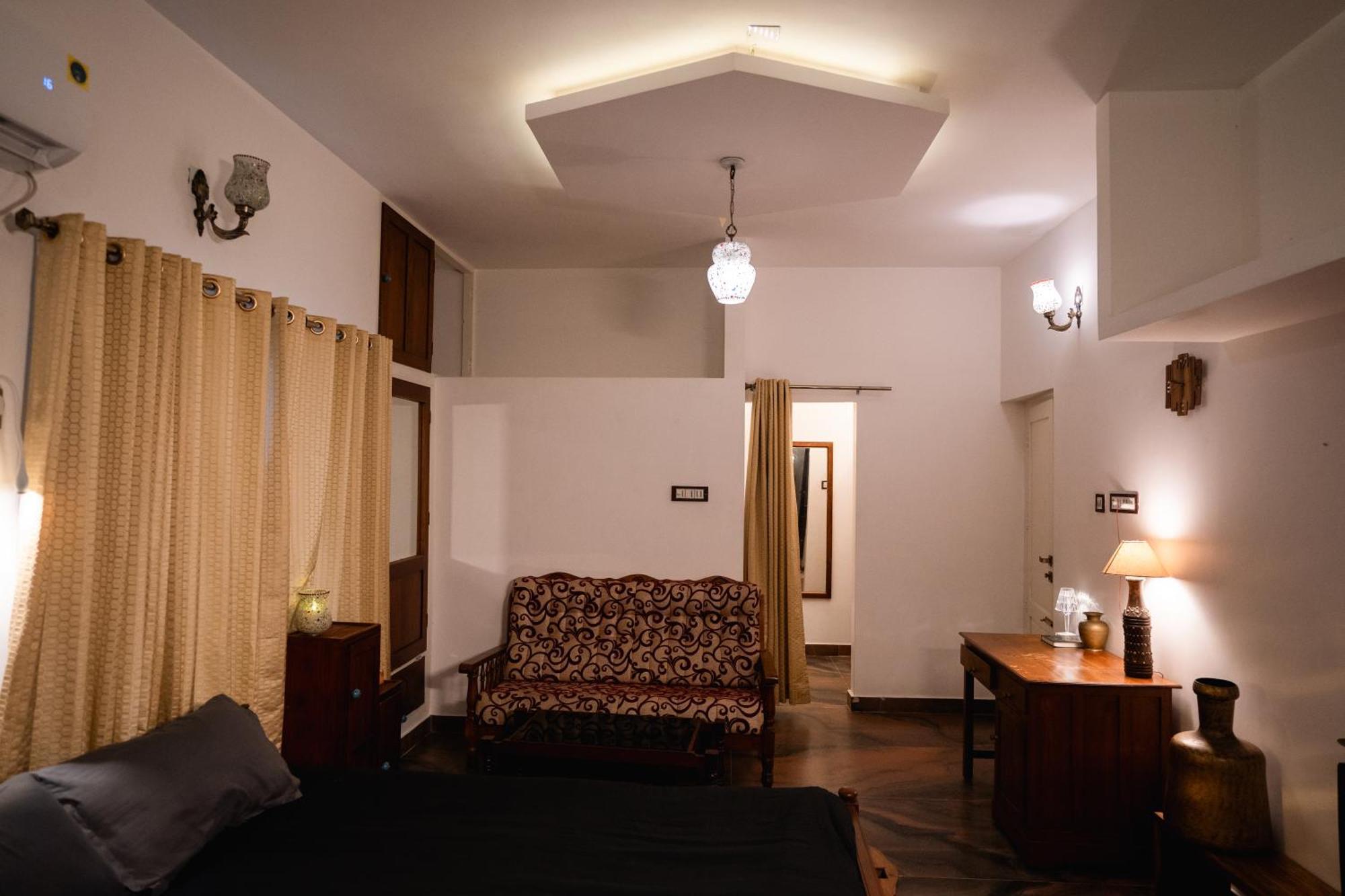 Homestay Hexa Retreat Space - Airport *