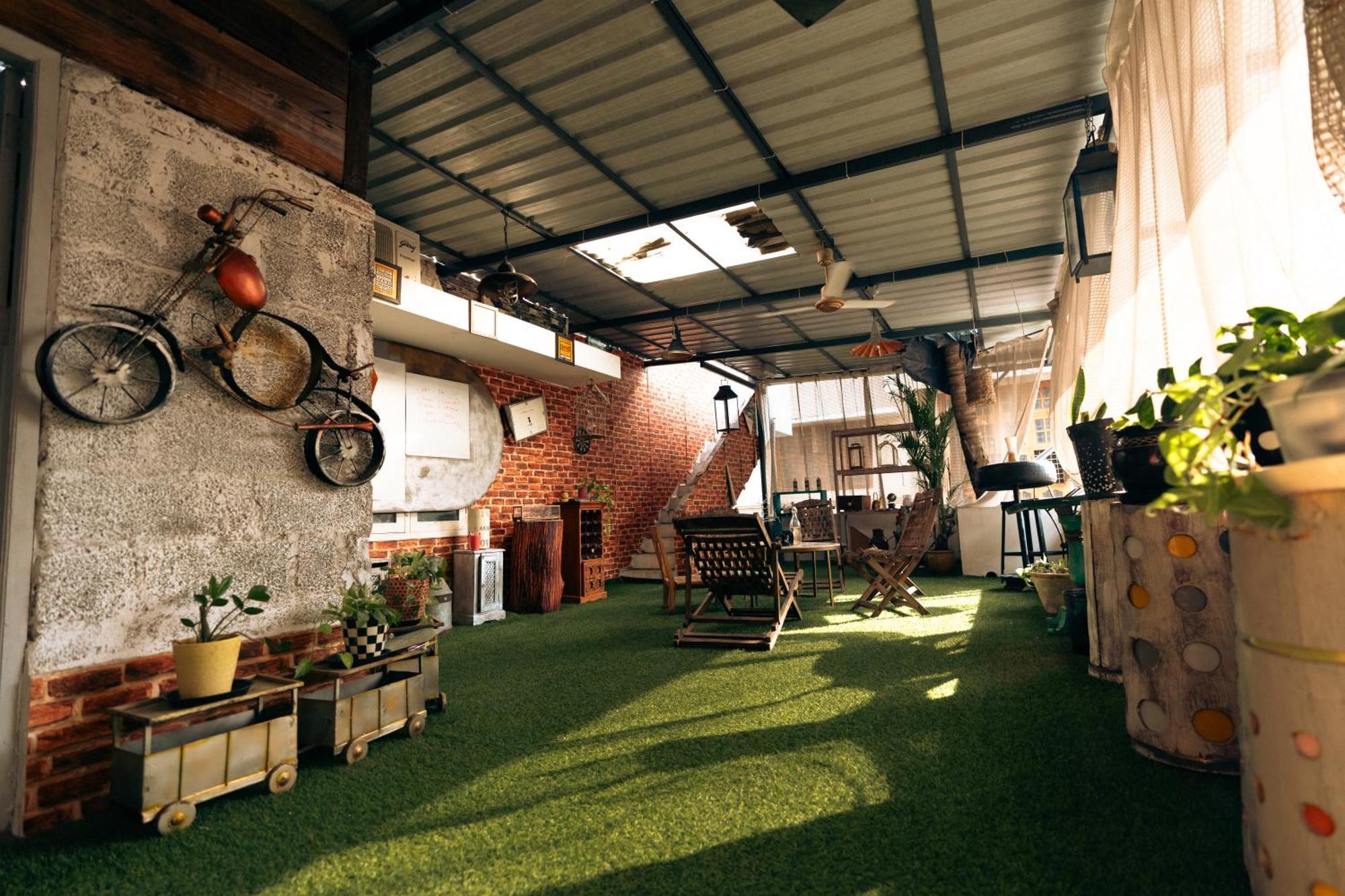 Hexa Retreat Space - Airport Homestay *
